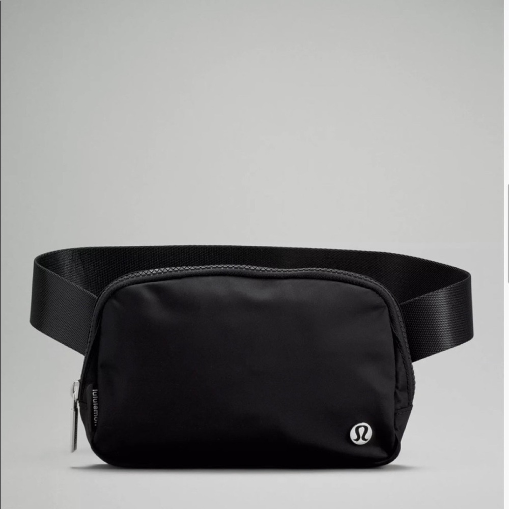 Lululemon Everywhere Belt Bag NWT